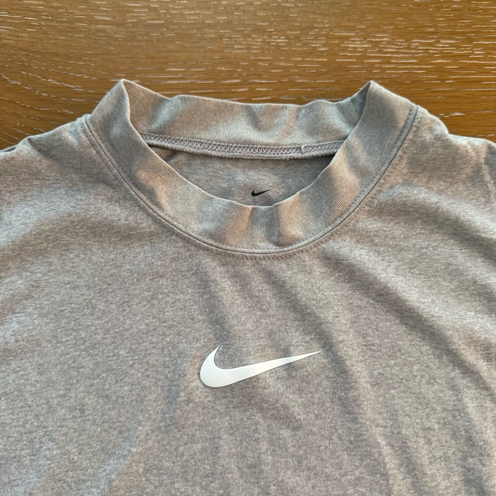 Nike Dri-Fit Gray Fitted Muscle Activewear Tee Short Sleeves size S - Picture 3 of 3